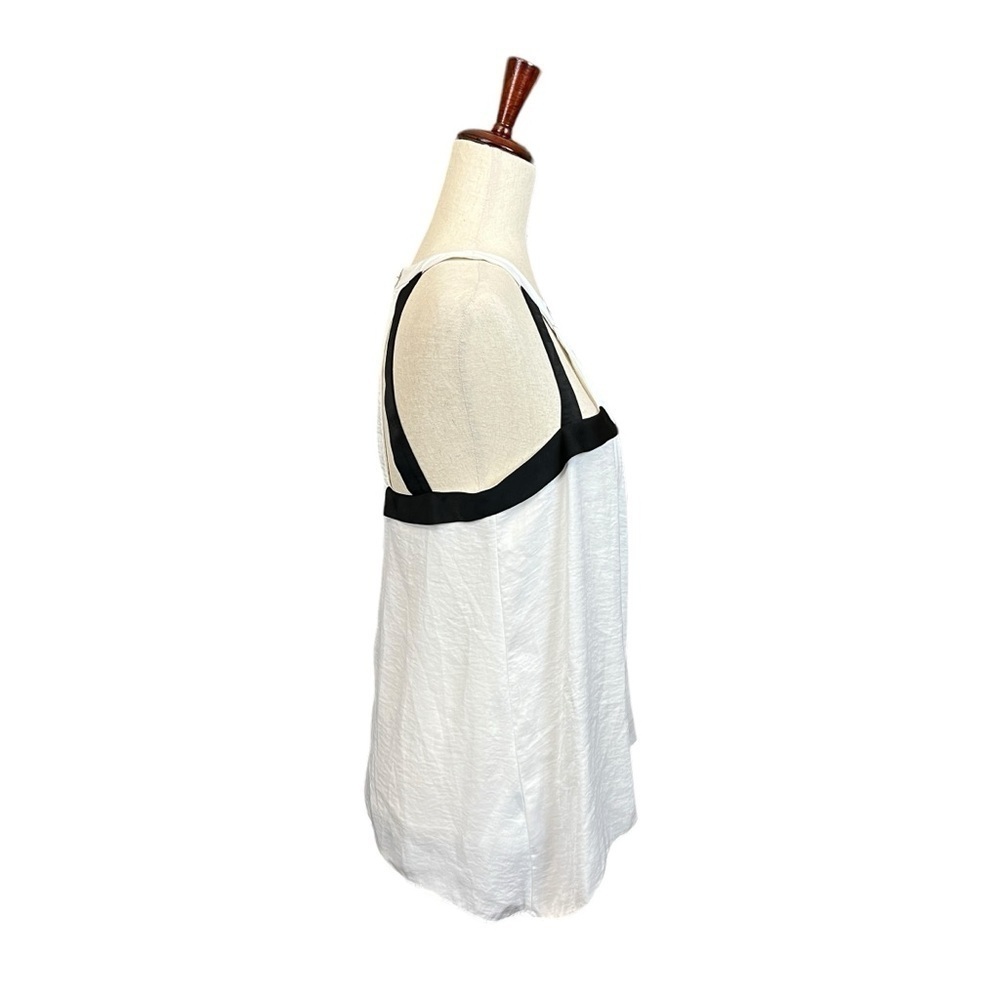 BCBGMaxAzria Irene Cut Out Halter Top Blouse. Black White Size Small #1273 - Picture 5 of 9